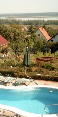 Ferienhaus Ferienwohnung mit Sauna Pool Kamin Klimaanlage bis 8 Personen von privat deutsch mieten Ferienhaus Holiday Hungary am Velence-See Velencer See in Ungarn Sukoro Thermalbad Komfort Ferienwohnung bis 8 Personen in Ungarn hungary holiday Ferienhaus buchen am Velencer See in Ungarn